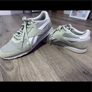 new women’s reebok